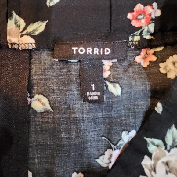 Torrid Black Floral Challis Wrap Maxi Skirt Plus Size 1X - Picture 7 of 8